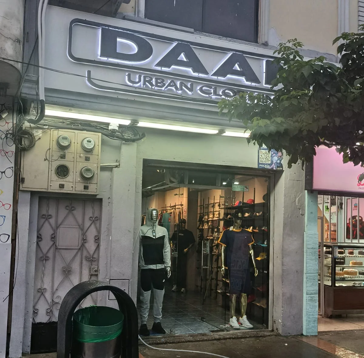 DAAN Urban Clothing PORTETE